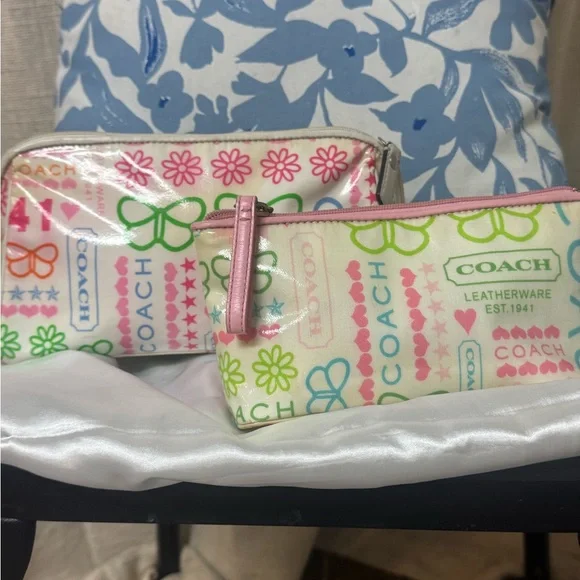 Coach 2009 spring collection , matching y2k butterfly graffiti cosmetic case - Picture 2 of 4